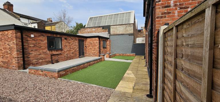 Citrine Suite 4 Bed House in Stoke on Trent