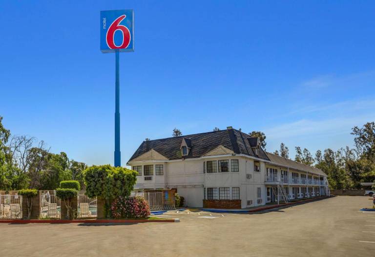Motel 6 Fresno, CA - Belmont Ave in Fresno, CA