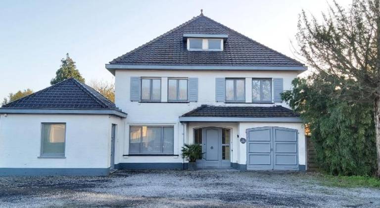 Villa with 4 rooms for 8 persons in De Panne
