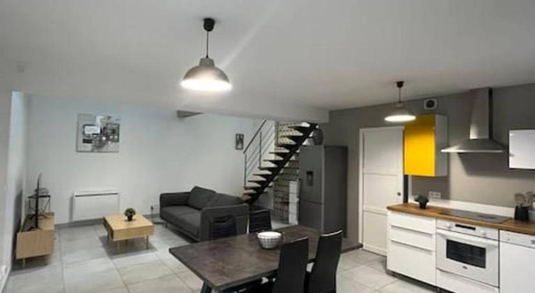 House | Pets allowed — photo 2
