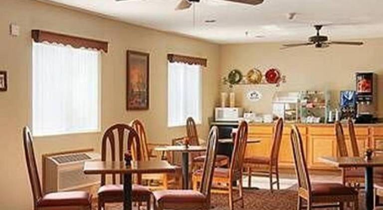 Capri Inn & Suites - Beatrice — photo 3