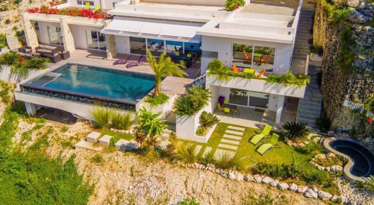 Villa with terrace, pool & barbeque | Pets allowed in Cabarete