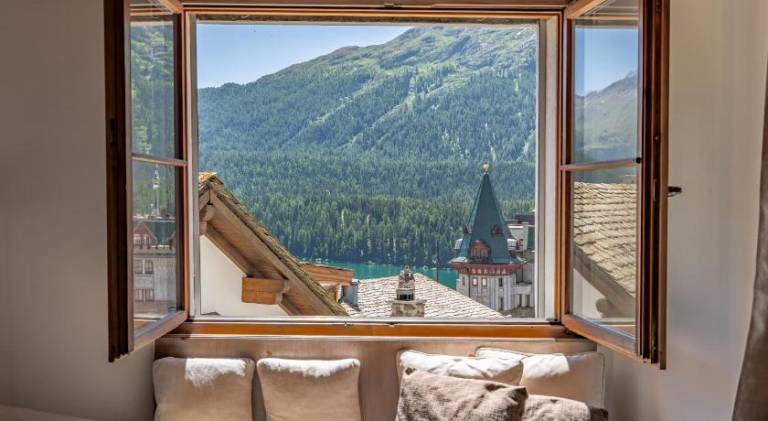 Beautiful holiday apartment | Next to the ski | Pets are welcome in St. Moritz