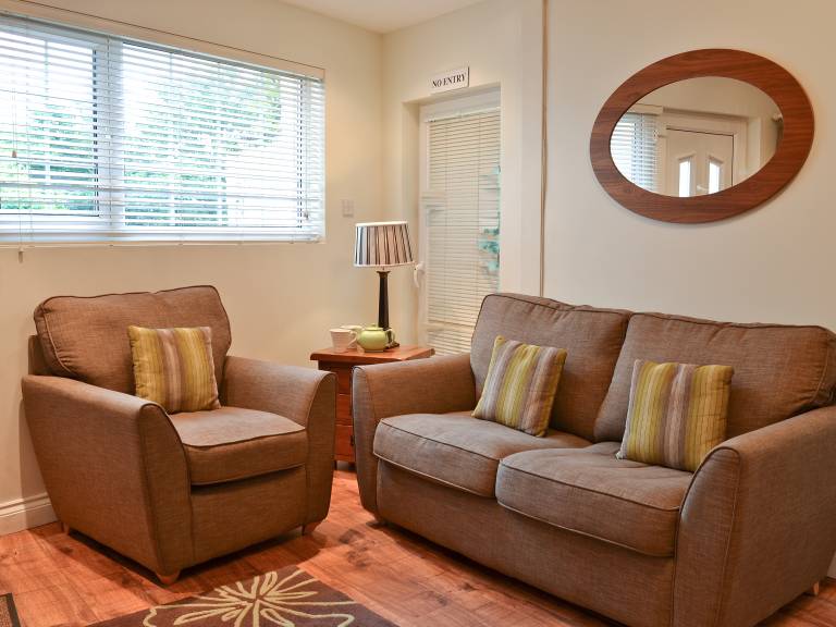 Cottage with hot tub, grill & garden | River view — photo 4