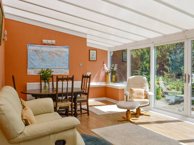 Cottage with grill & yard in Stranraer