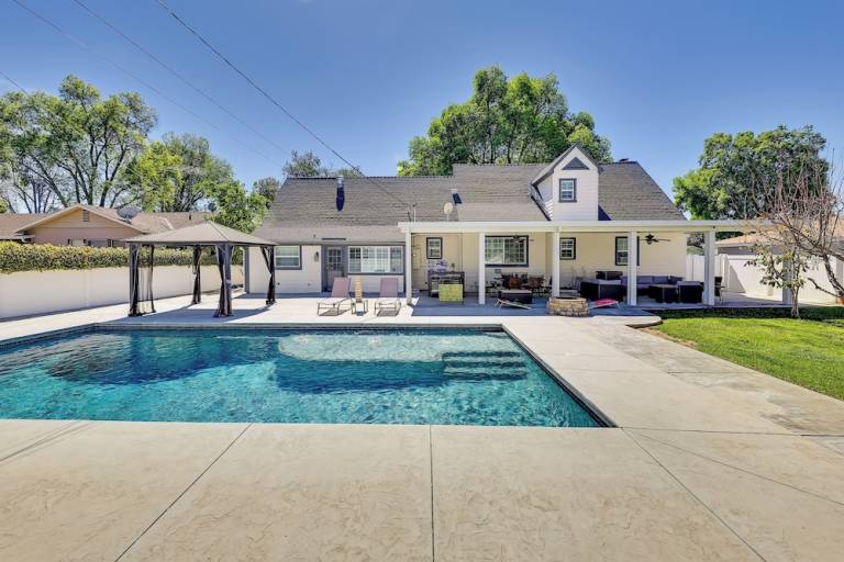 Cottage  Riverside
