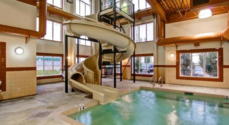 Clarion Pointe — photo 2