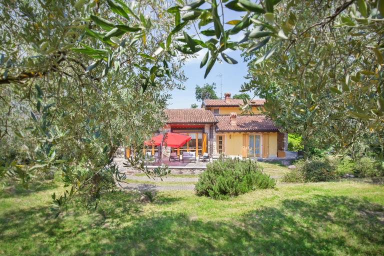 Fully equipped vacation home with garden, terrace & grill | Pets allowed — photo 2