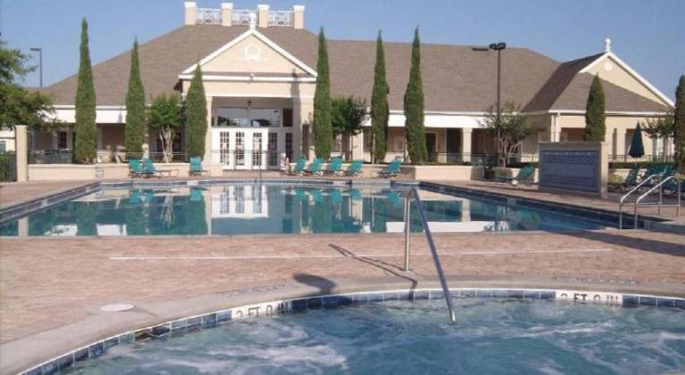 House with pool & hot tub — photo 3
