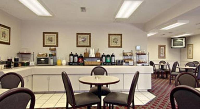 Days Inn by Wyndham Wytheville — photo 4