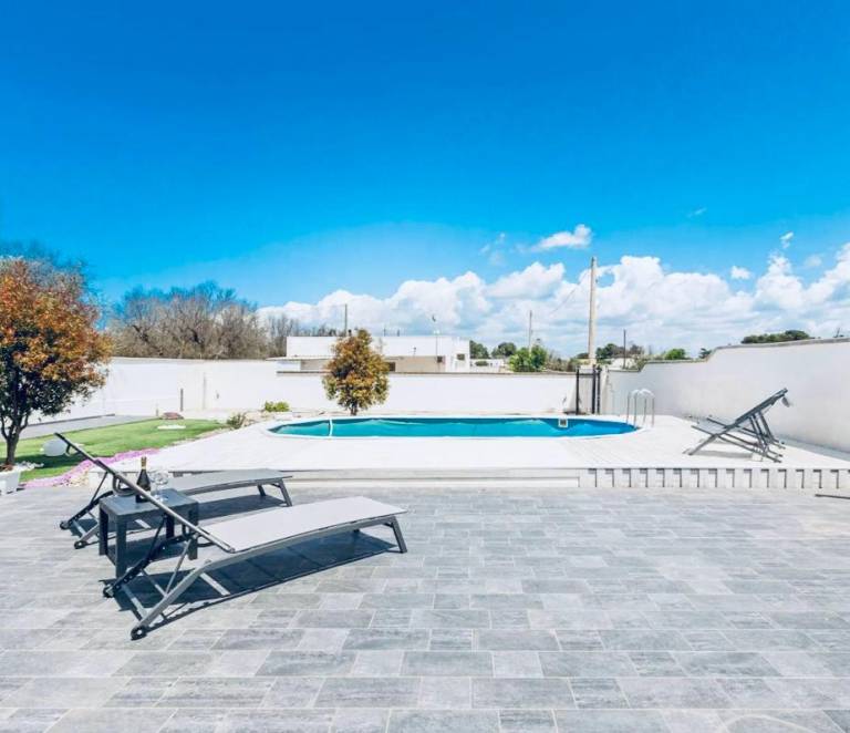 Villa with private pool, yard & terrace | Pets allowed — photo 3
