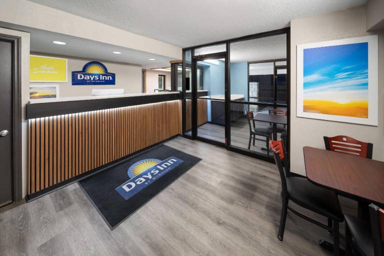 Days Inn by Wyndham Kansas City Northeast — photo 3