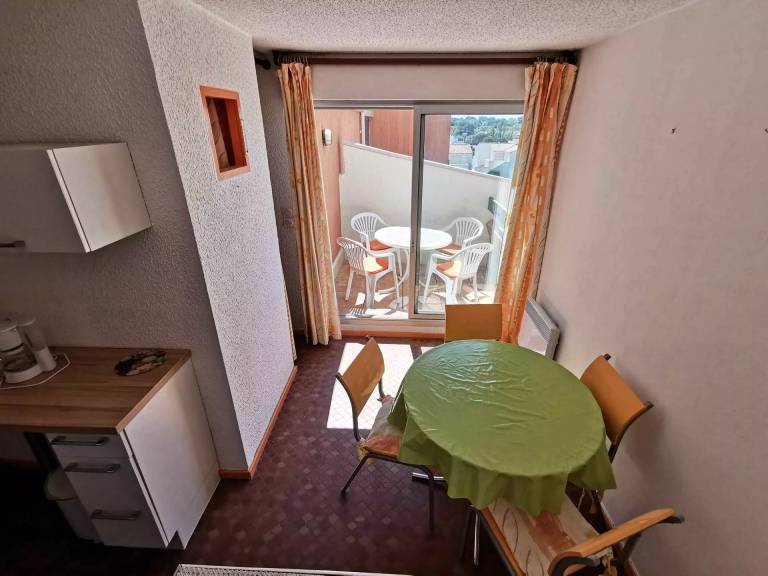 Studio with 1 room for 4 persons — photo 2