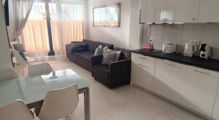 Rental apartment with jacuzzi & pool — photo 3