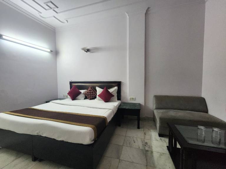 Hotel Grand Central Near Karol Bagh Metro