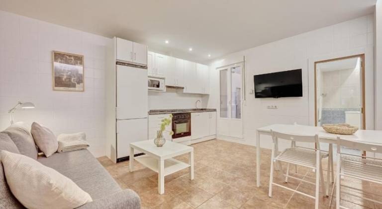 Rental apartment with 2 rooms for 4 persons — photo 2