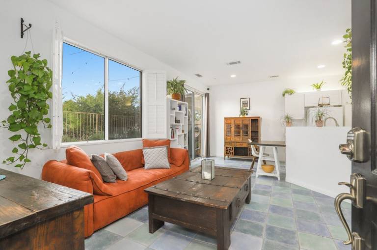 House Santa Clarita