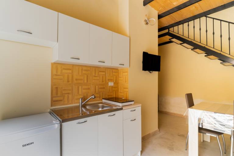 Holiday apartment with fast internet | City view — photo 4