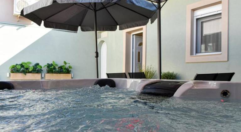 Vacation home with patio, jacuzzi & sauna | Good for workation — photo 5
