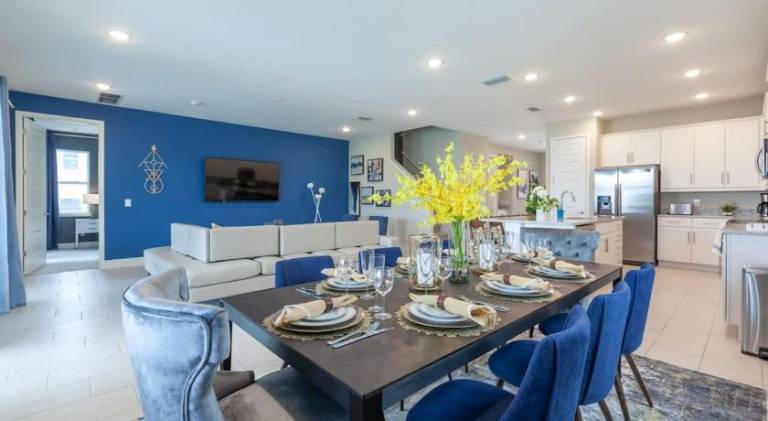 Vacation home with pool | Pets are welcome — photo 3