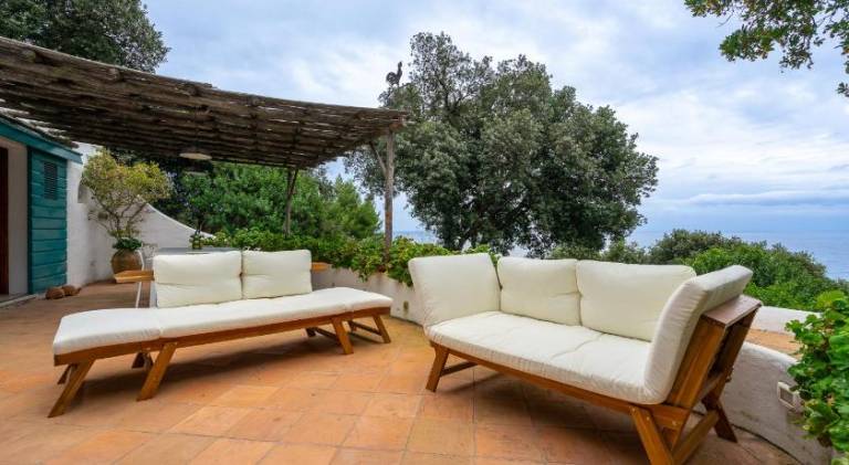 Fully equipped spacious villa with yard, BBQ & terrace | Suitable for remote work | Dogs allowed — photo 3