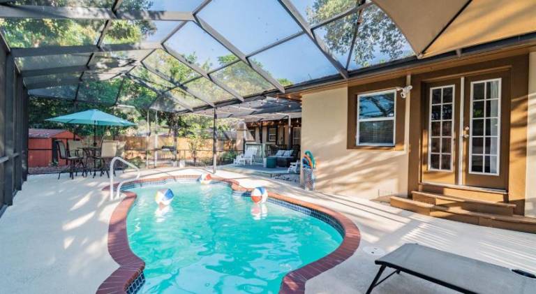 Vacation home with pool | Good for workation | Pet-friendly — photo 3