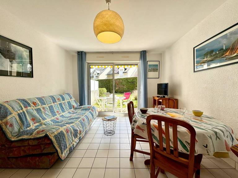 Holiday apartment with garden — photo 3