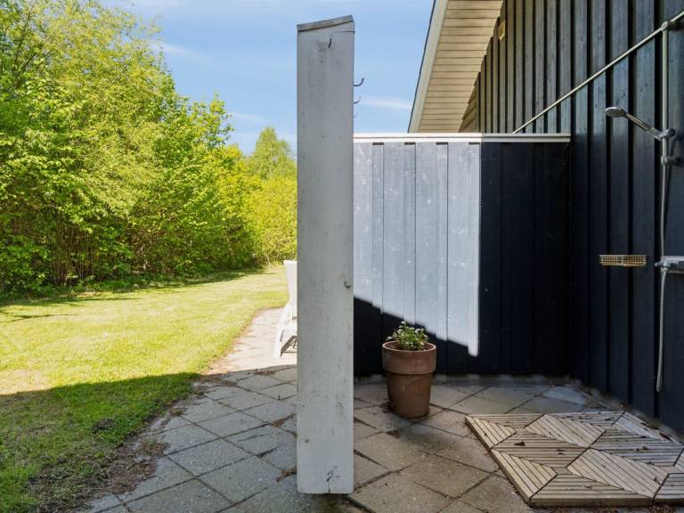 House with sauna, garden & patio — photo 4