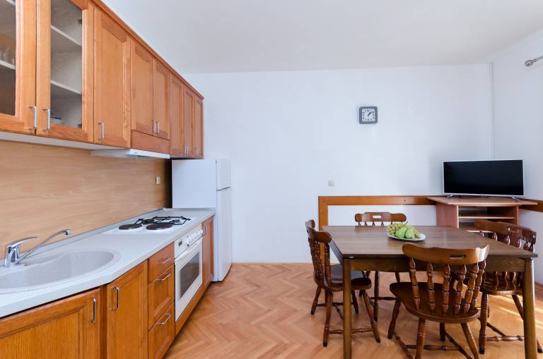 Rental apartment with patio, yard & barbecue | Garden view — photo 4