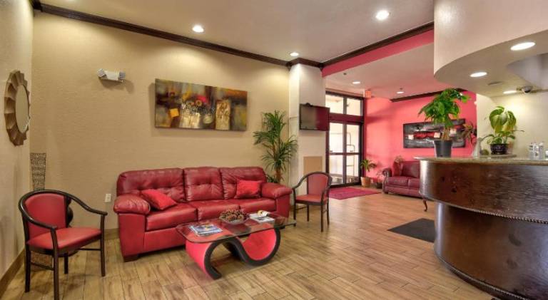 Ramada by Wyndham Oklahoma City Airport North — photo 2