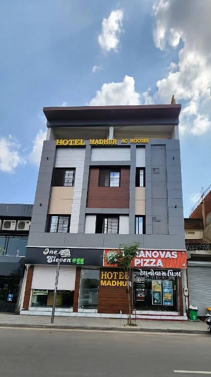 Hotel Madhur