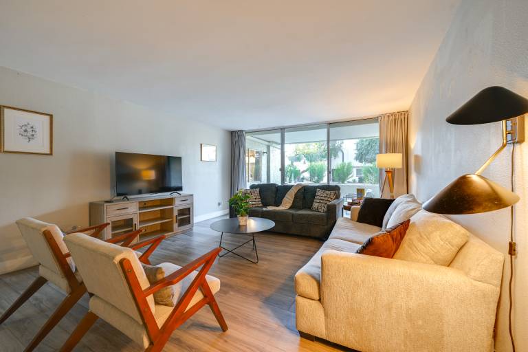 Patio Pool Access Walkable Old Town Condo