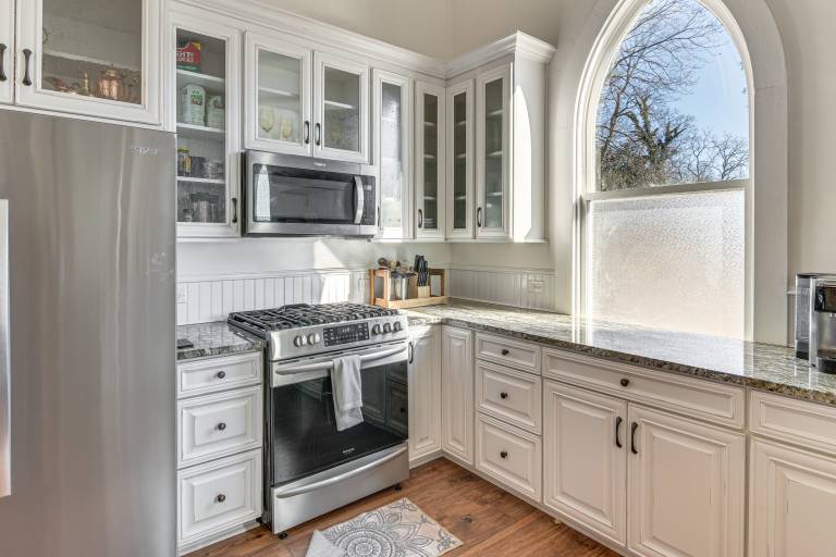 'The Sanctuary' in Historic Dtwn Staunton — photo 3