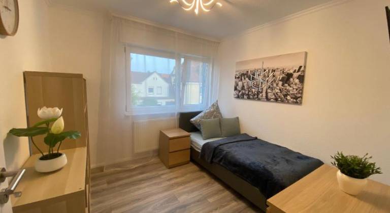 Rental apartment with 4 rooms for 5 persons — photo 2