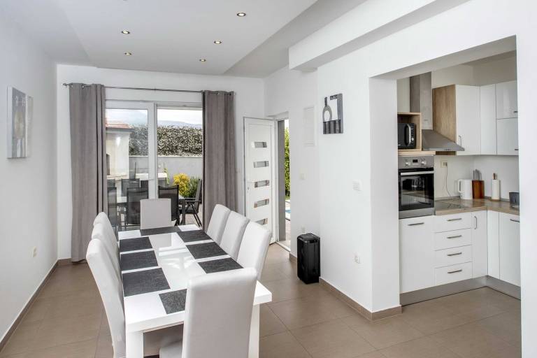 Fully equipped lovely rental apartment with pool, terrace & BBQ | Dogs allowed — photo 3