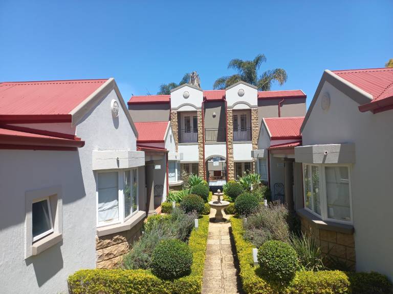 Liza's Cottage Guesthouse — photo 3