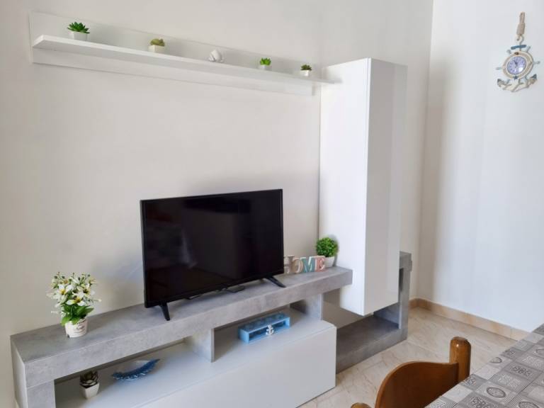 Villa with garden | Garden view — photo 2