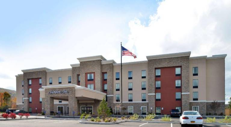 Hampton Inn Corning — photo 4