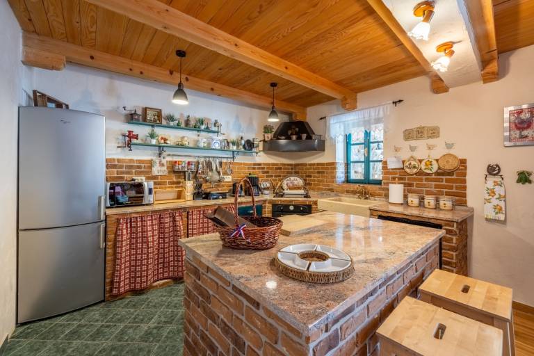 Pleasant vacation home with barbeque, sauna & private pool | Mountain view | Pets are welcome — photo 5