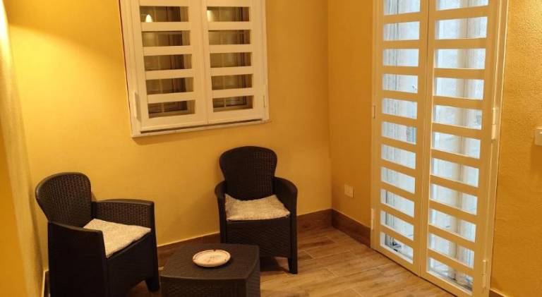 House with 2 rooms for 5 persons in Pompei