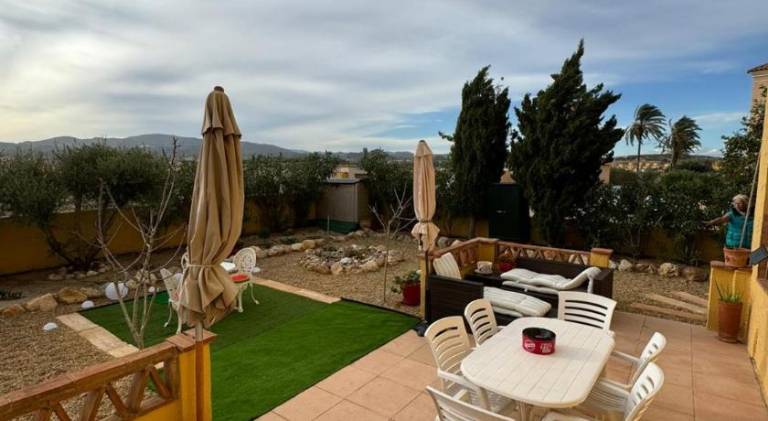 Holiday apartment with terrace, pool & barbecue — photo 4