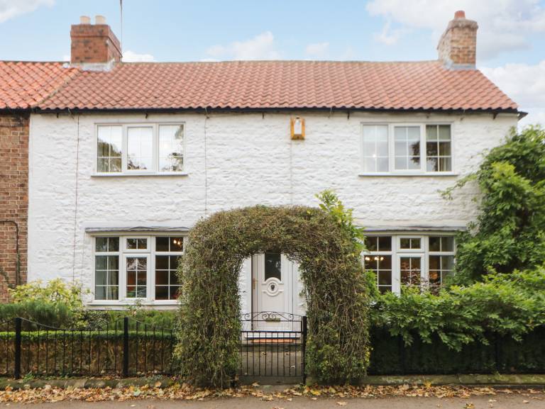 Family-oriented lovely cottage with garden | Dogs allowed in Harrogate