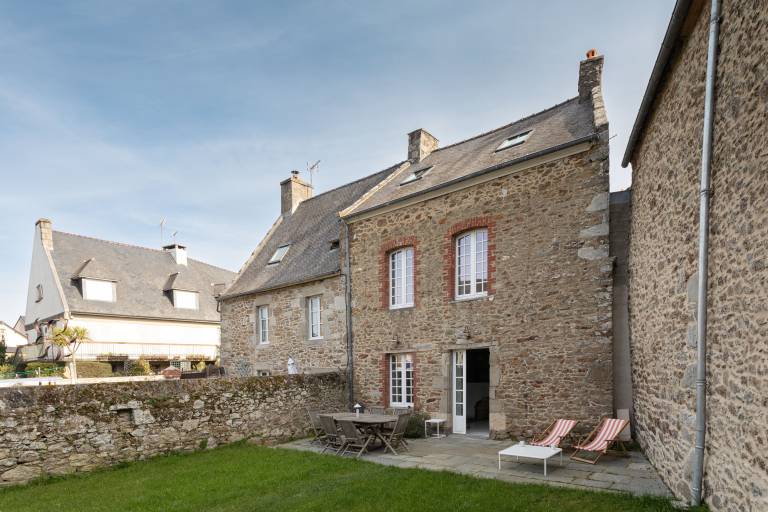 Children-friendly pleasant house with garden, barbecue & terrace | Dogs allowed in Dinan