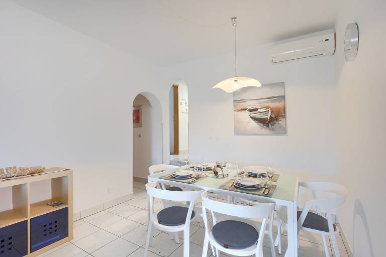 Attractive apartment near beach with BBQ — photo 5