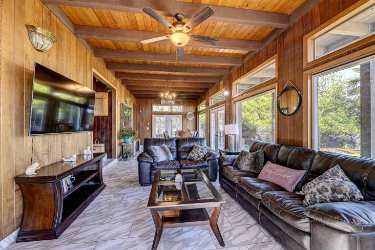 Pet-Friendly Grants Pass Home w/ Hot Tub! — photo 3