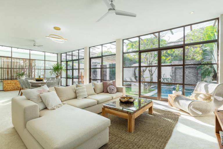 Child-friendly villa with grill, patio & yard | Beach nearby | Dogs allowed — photo 4