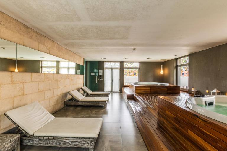 Pleasant holiday apartment with pool, terrace & jacuzzi | Near Casa Rosada | Good for workation | Dogs allowed — photo 4