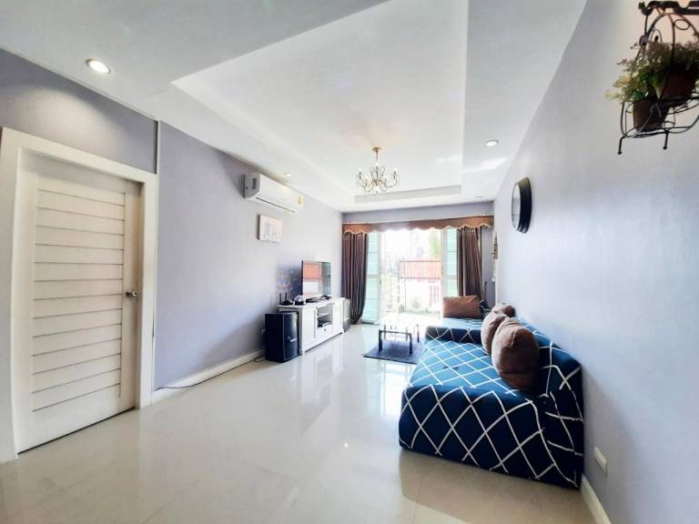 Pool Access Villa Huahin 4 Bedroom Near The Market — photo 2