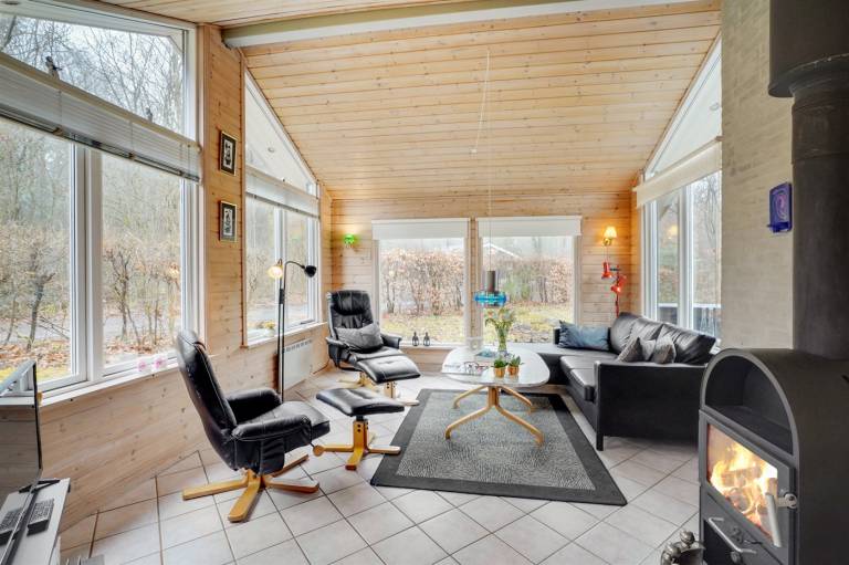 House with sauna, terrace & jacuzzi — photo 3