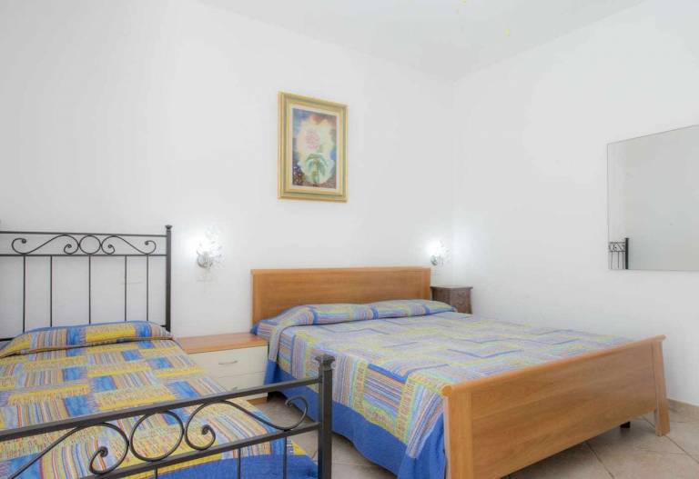 Apartment with 1 room for 5 persons — photo 3